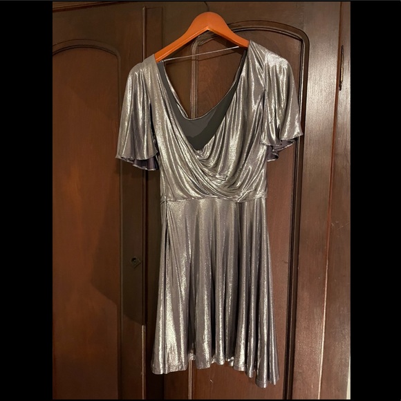 PLAYFUL SILVER LAMÉ MINI COCKTAIL DRESS - Picture 2 of 3